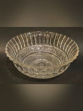 Vintage KIG Malaysia Fleur de Lis Pressed Glass Trellis Serving Bowl